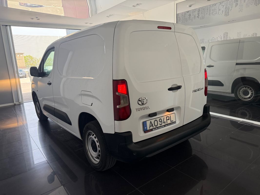 toyota-proace-2022-diesel-1499cc