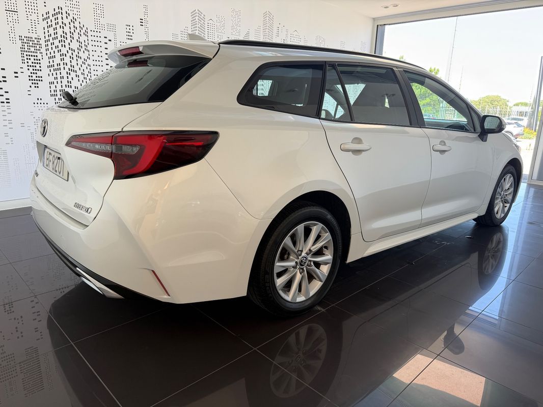toyota-corolla-2023-hibrido-a-gasolina-1798cc