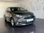 toyota-yaris-2024-hibrido-a-gasolina-1490cc