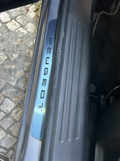 peugeot-2008-2019-gasolina-1199cc