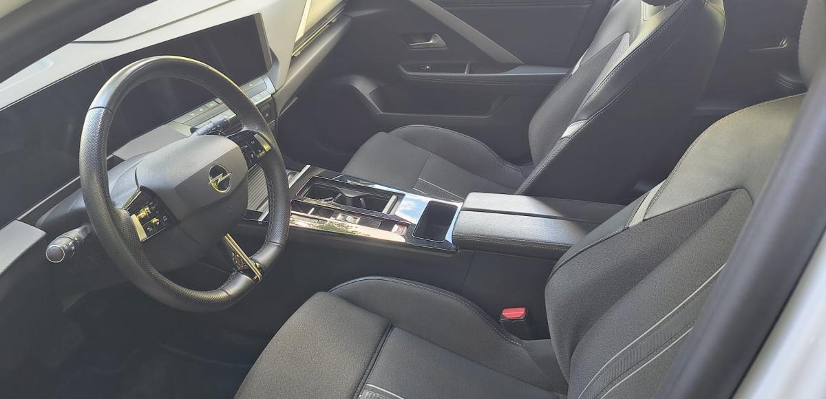 opel-astra-caravan-2025-hibrido-1199cc