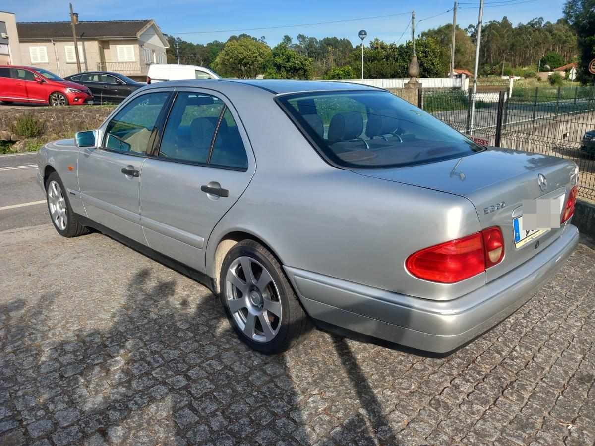 mercedes-benz-classe-e-e-220-cdi-1999-diesel-2151cc