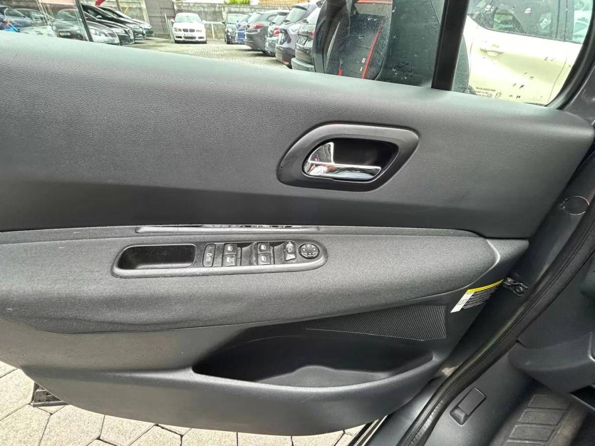 peugeot-3008-2012-diesel-1560cc