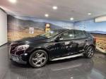 volvo-v40-cross-country-2014-diesel-1560cc