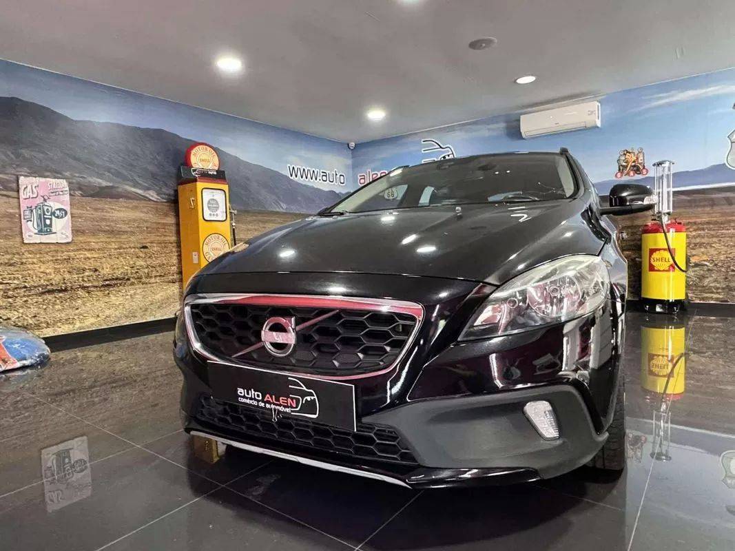 volvo-v40-cross-country-2014-diesel-1560cc