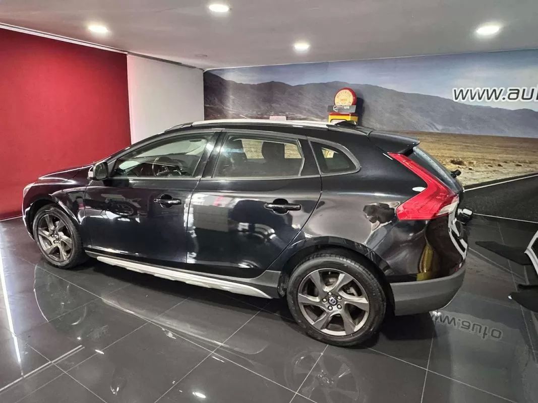 volvo-v40-cross-country-2014-diesel-1560cc
