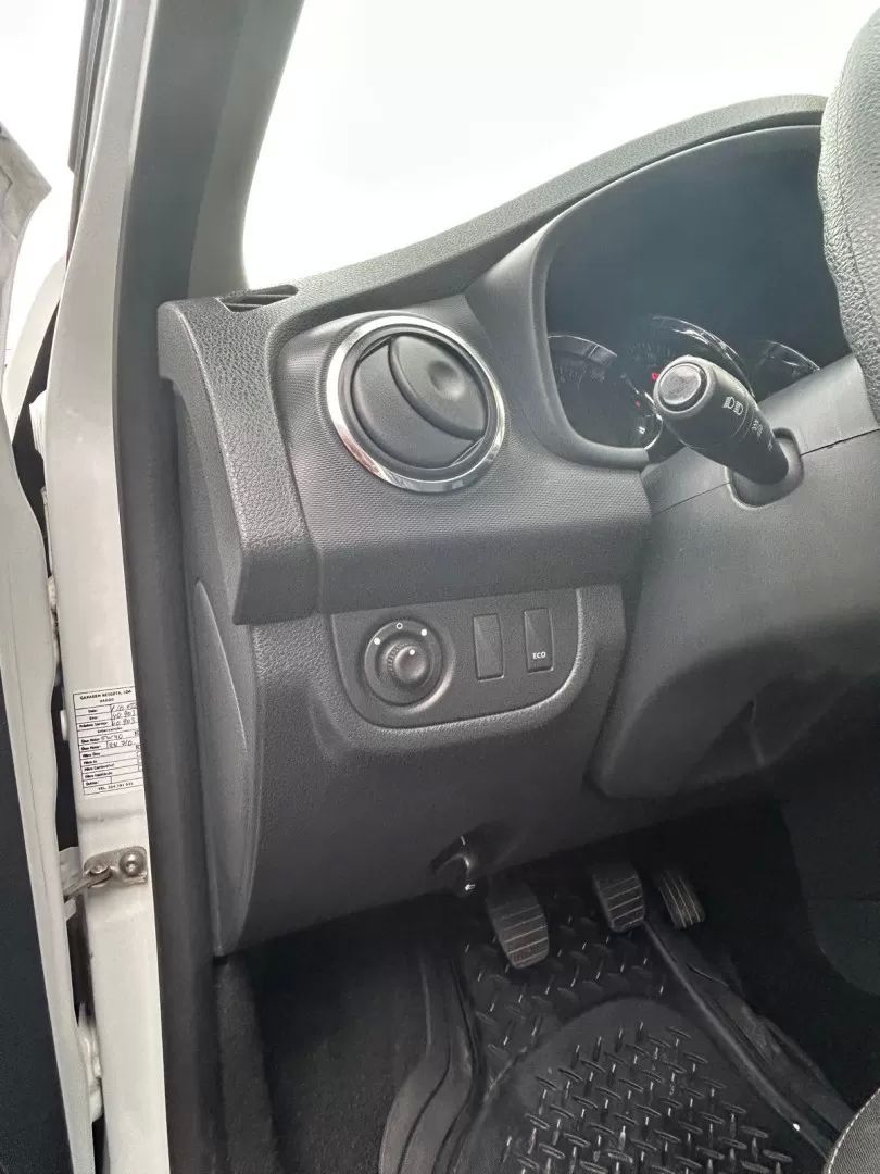 dacia-sandero-2015-gasolina-898cc