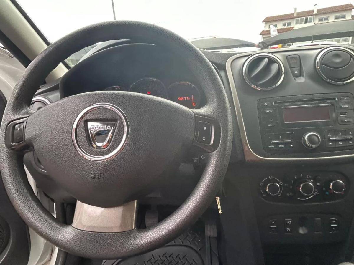 dacia-sandero-2015-gasolina-898cc