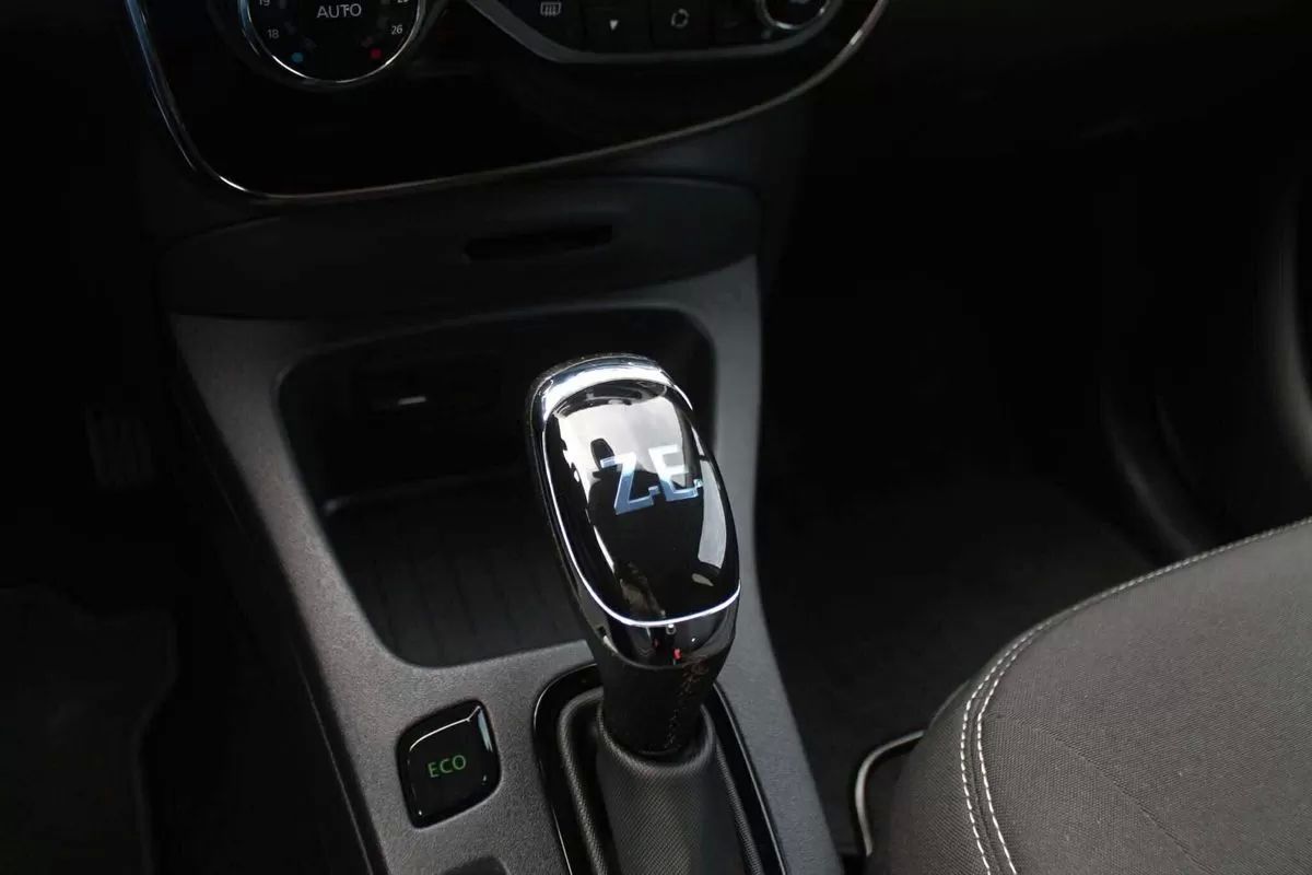 renault-zoe-2018-eletrico-200cc