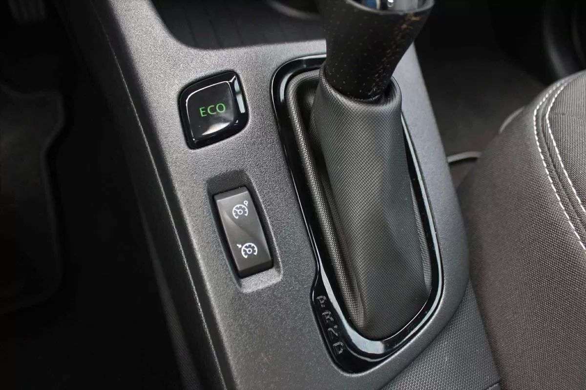 renault-zoe-2018-eletrico-200cc