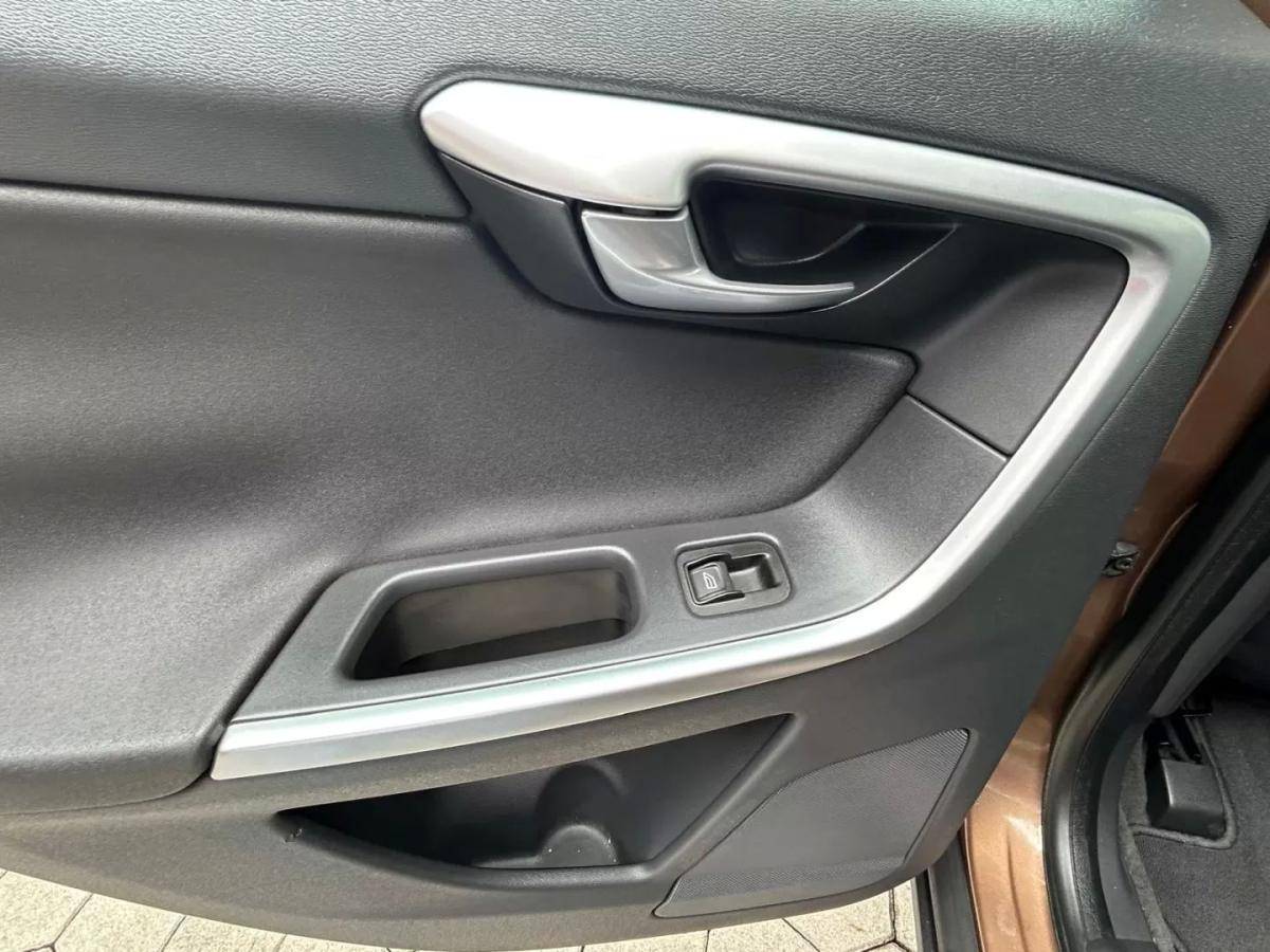 volvo-xc60-2009-diesel-2400cc