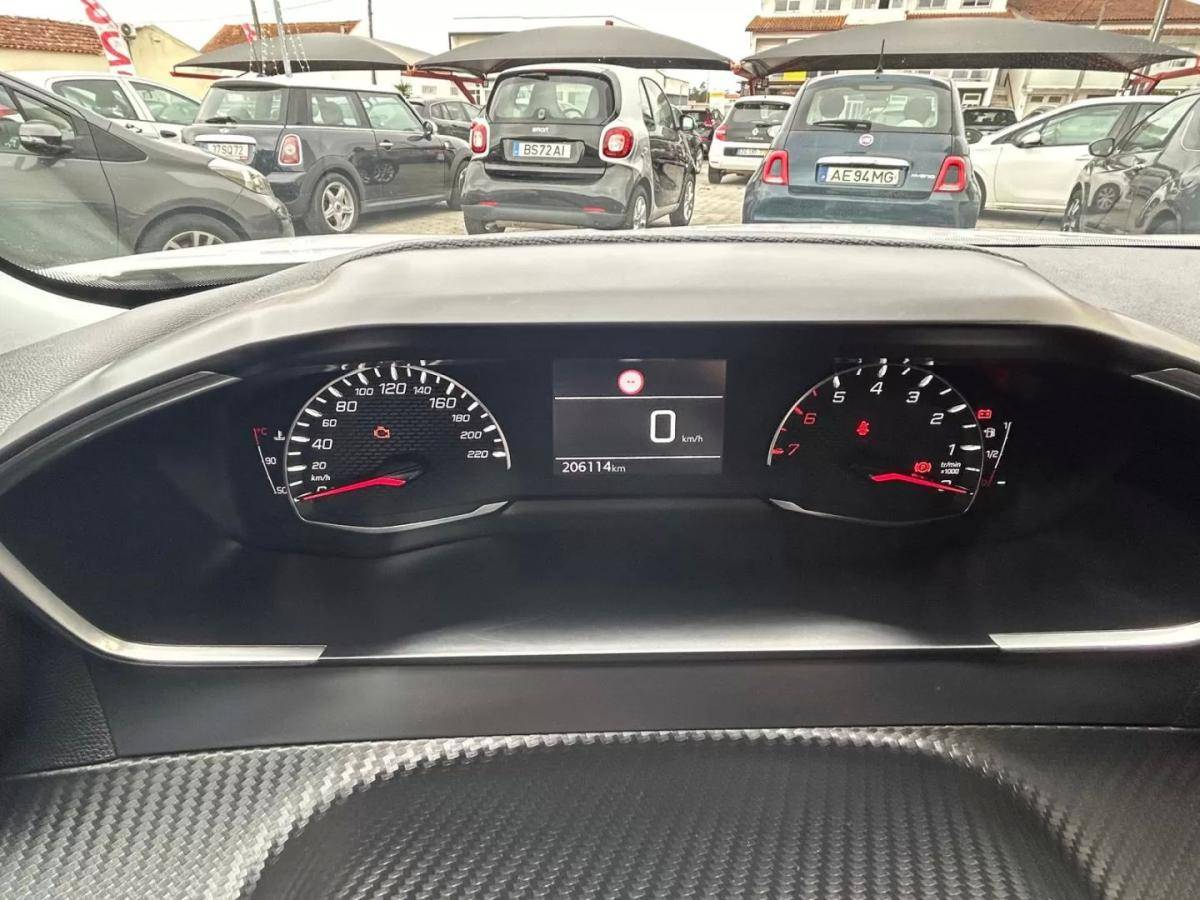 peugeot-2008-2019-diesel-1499cc
