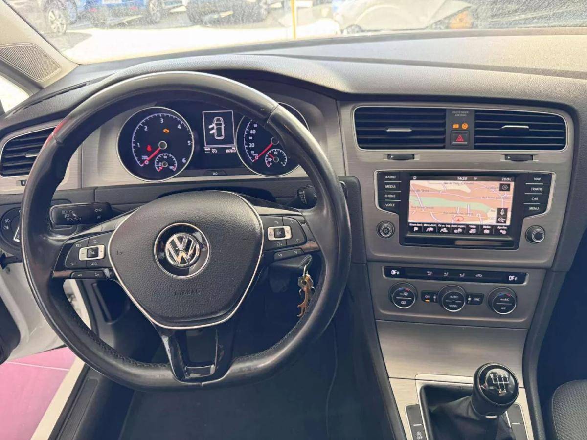 volkswagen-golf-2016-diesel-1598cc