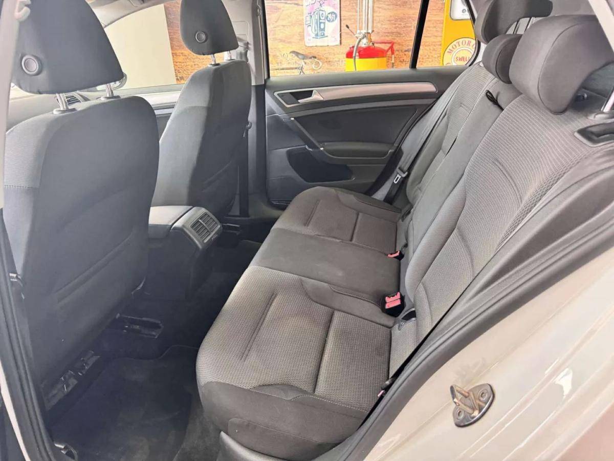 volkswagen-golf-2016-diesel-1598cc