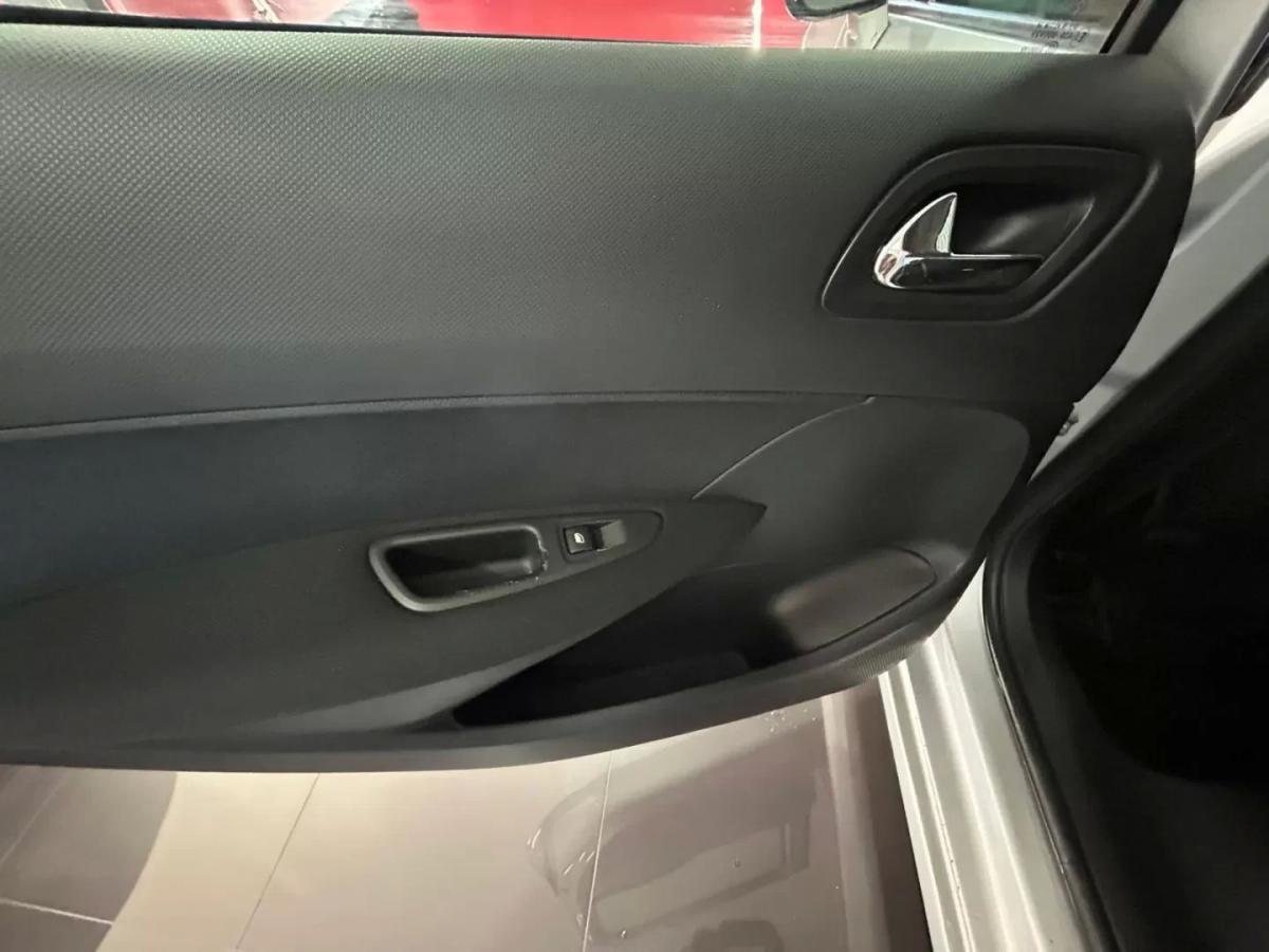 peugeot-308-2011-gasolina-1397cc