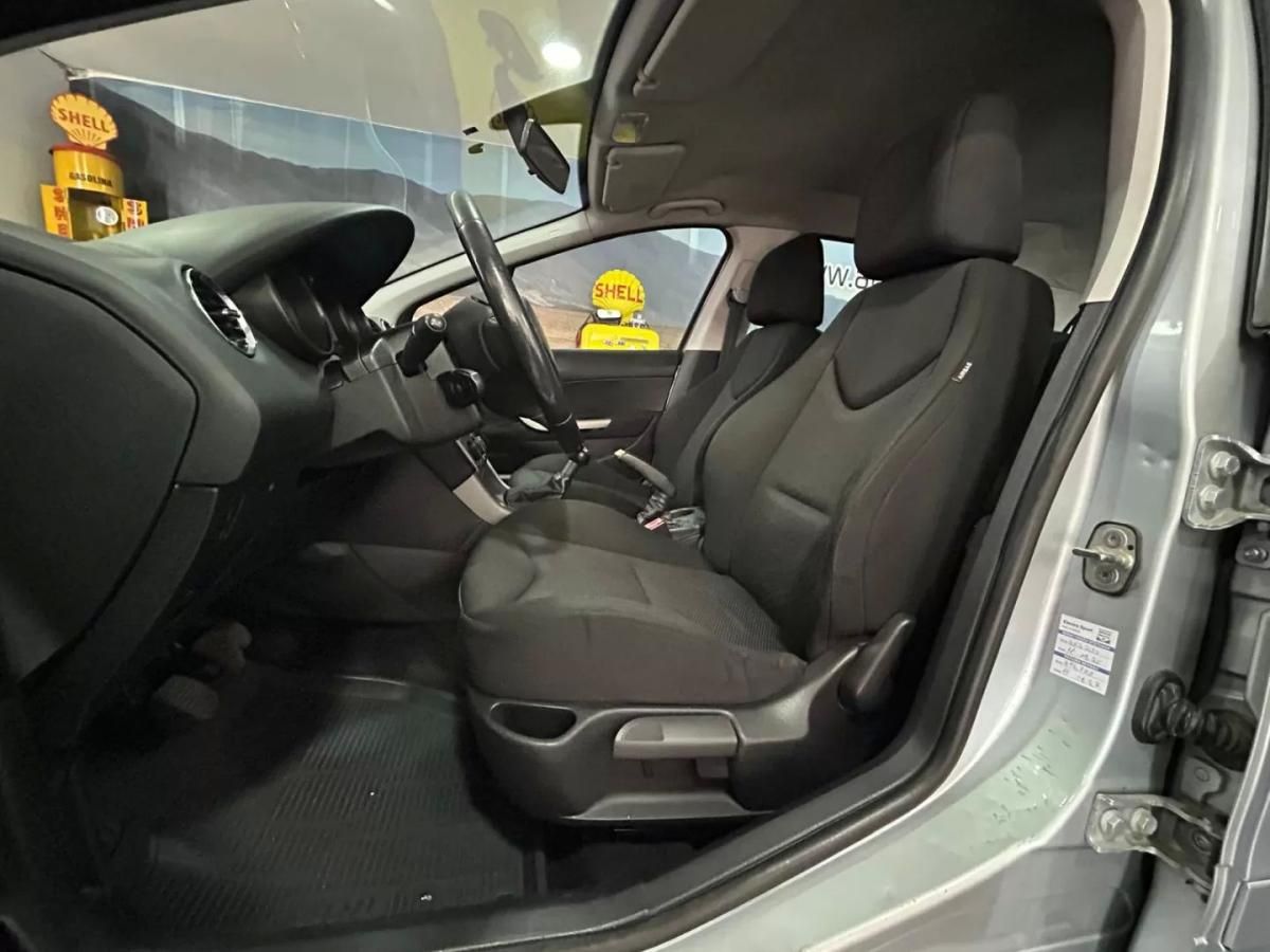 peugeot-308-2011-gasolina-1397cc