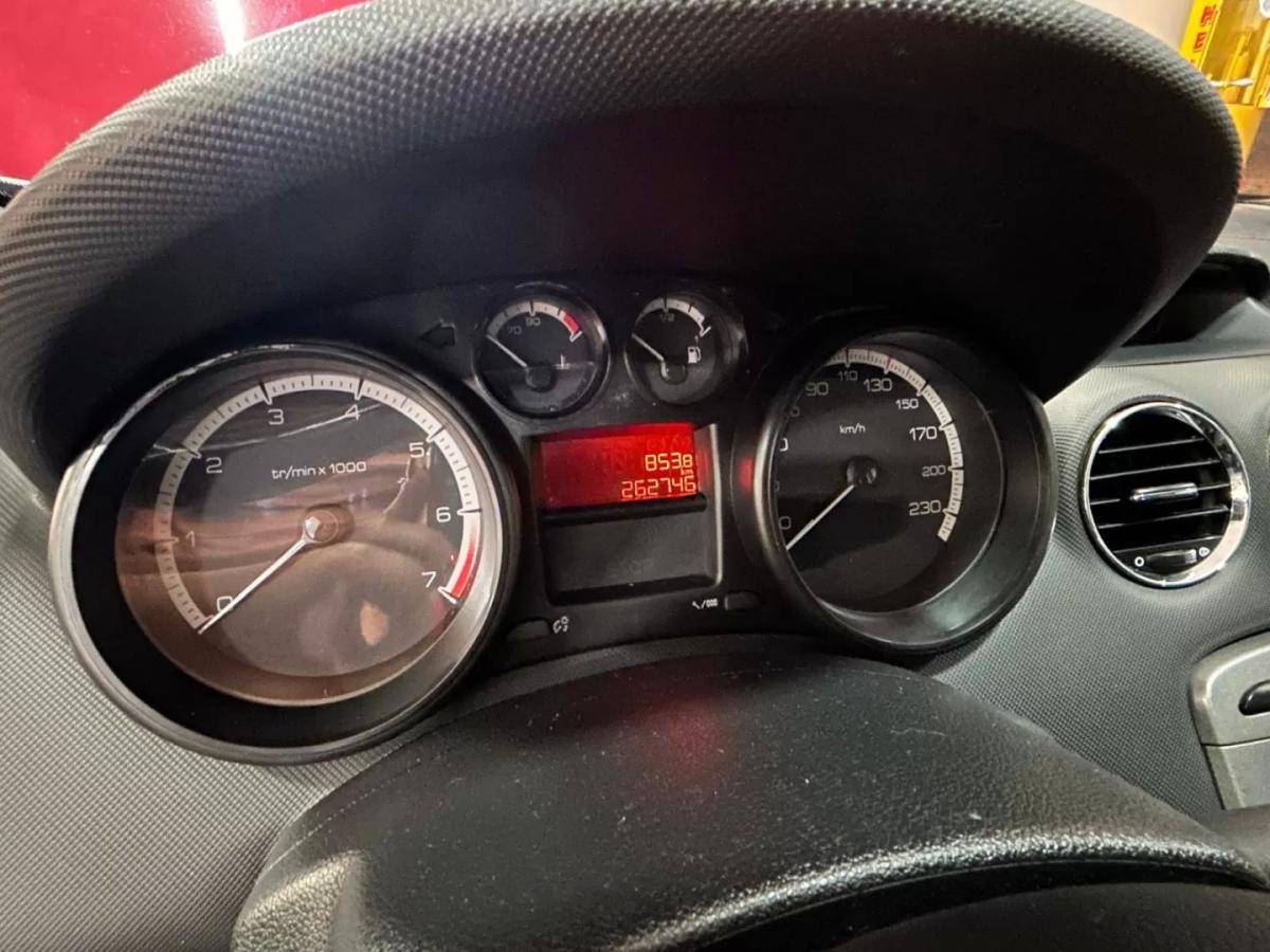 peugeot-308-2011-gasolina-1397cc