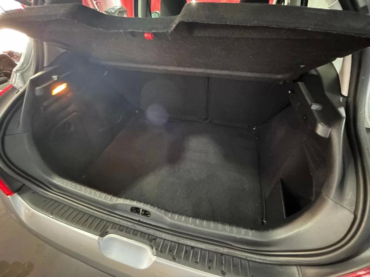 peugeot-308-2011-gasolina-1397cc