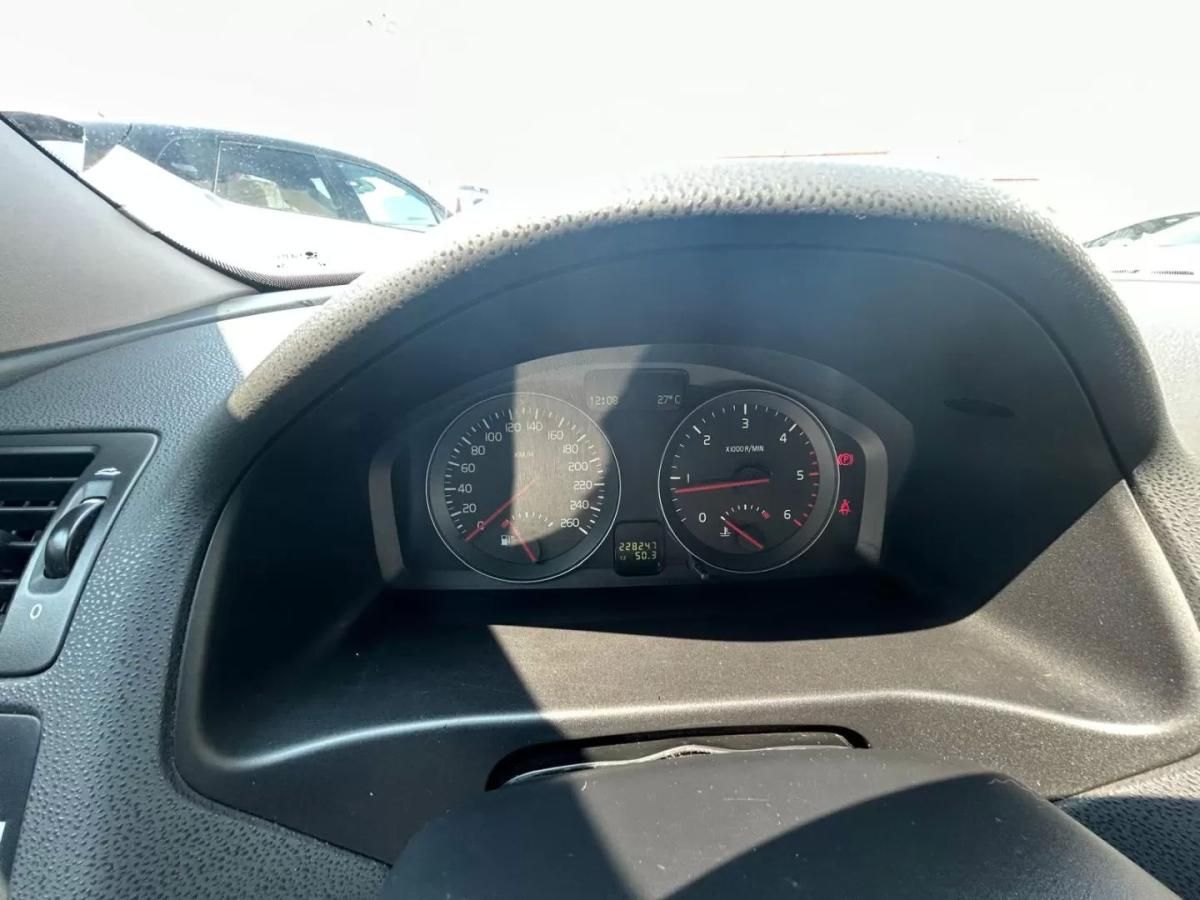 volvo-v50-2010-diesel-1560cc