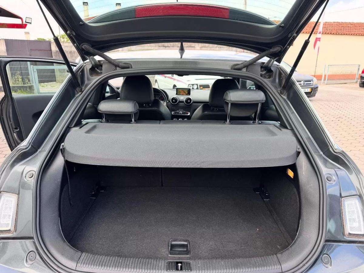 audi-a1-sportback-2012-diesel-1598cc