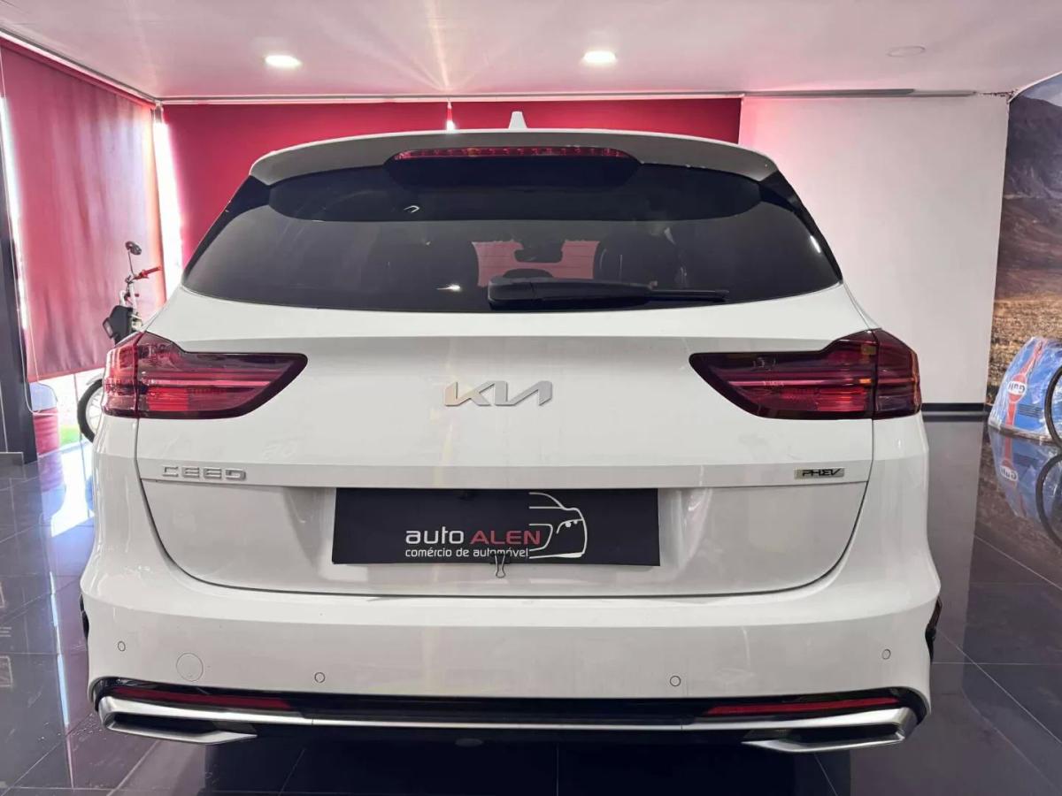 kia-ceed-sw-2023-hibrido-1580cc