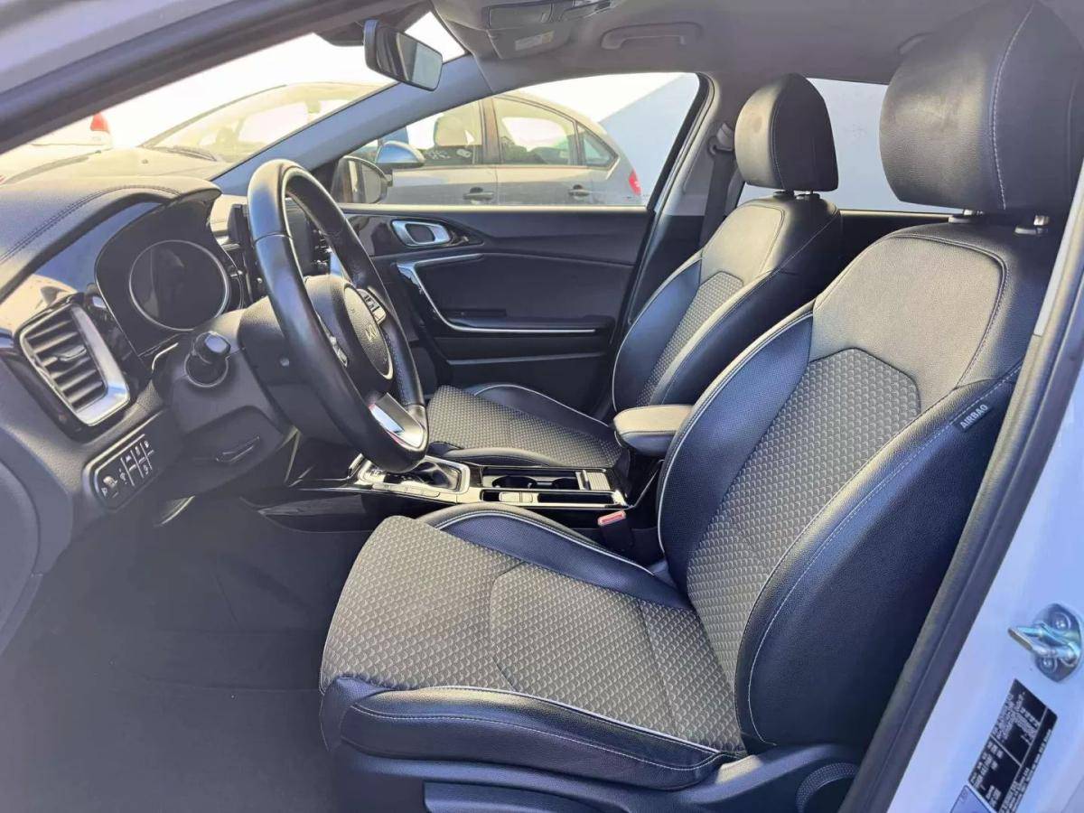 kia-ceed-sw-2023-hibrido-1580cc