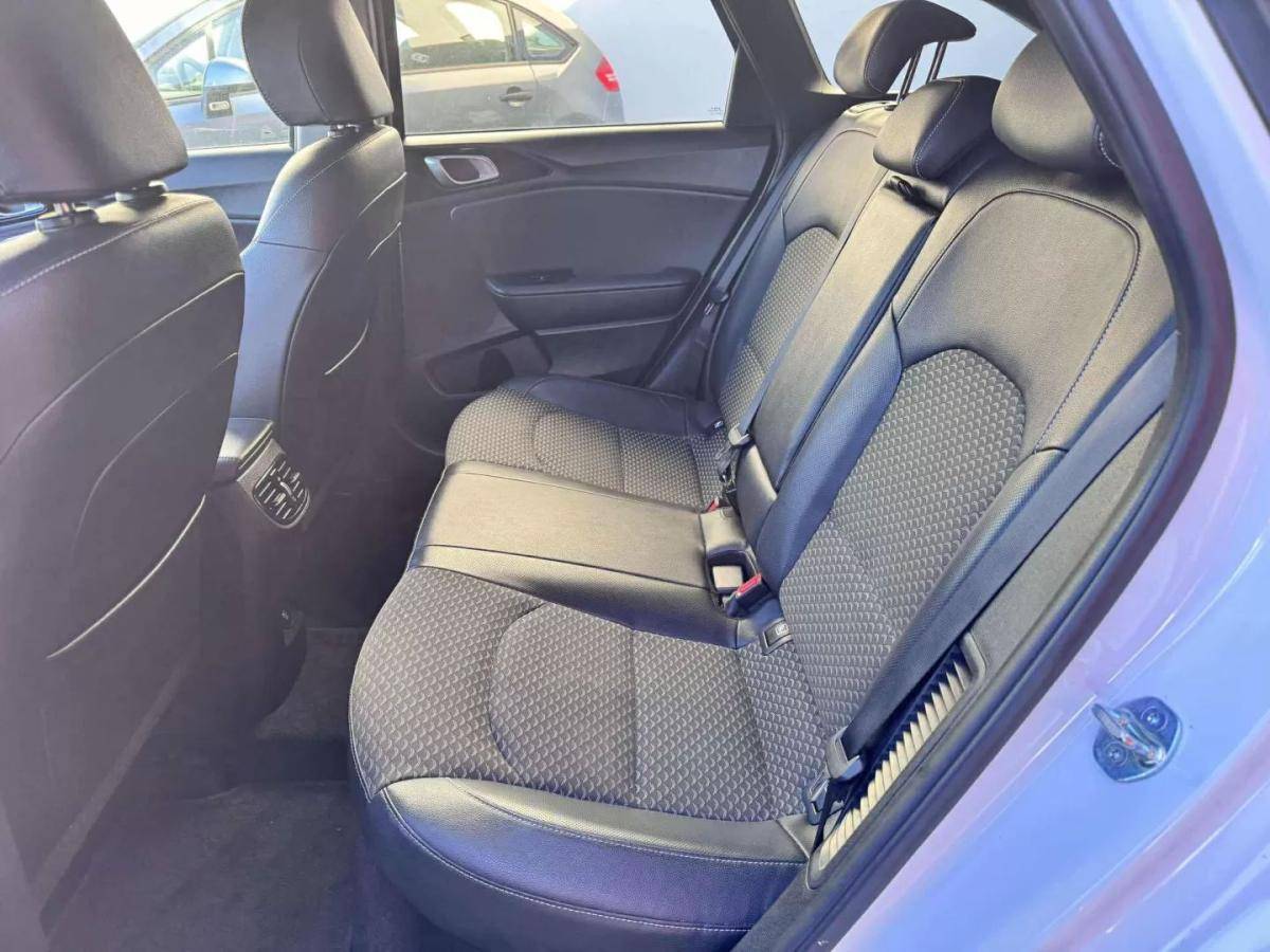 kia-ceed-sw-2023-hibrido-1580cc