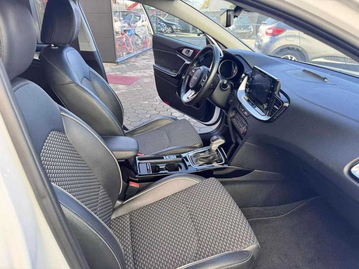 kia-ceed-sw-2023-hibrido-1580cc