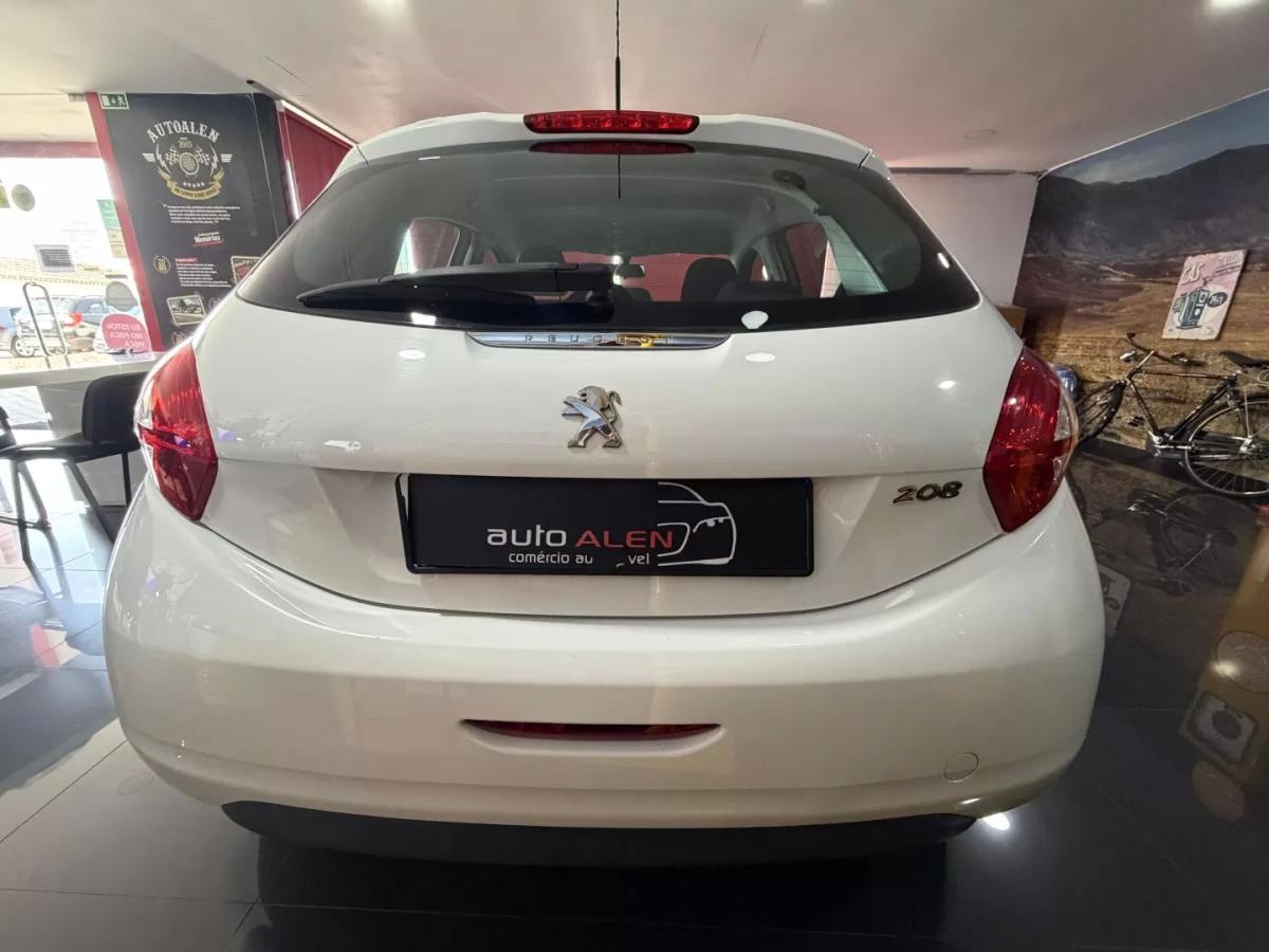 peugeot-208-2014-gasolina-999cc