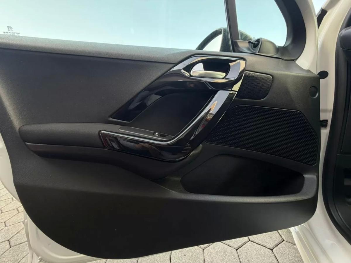 peugeot-208-2014-gasolina-999cc