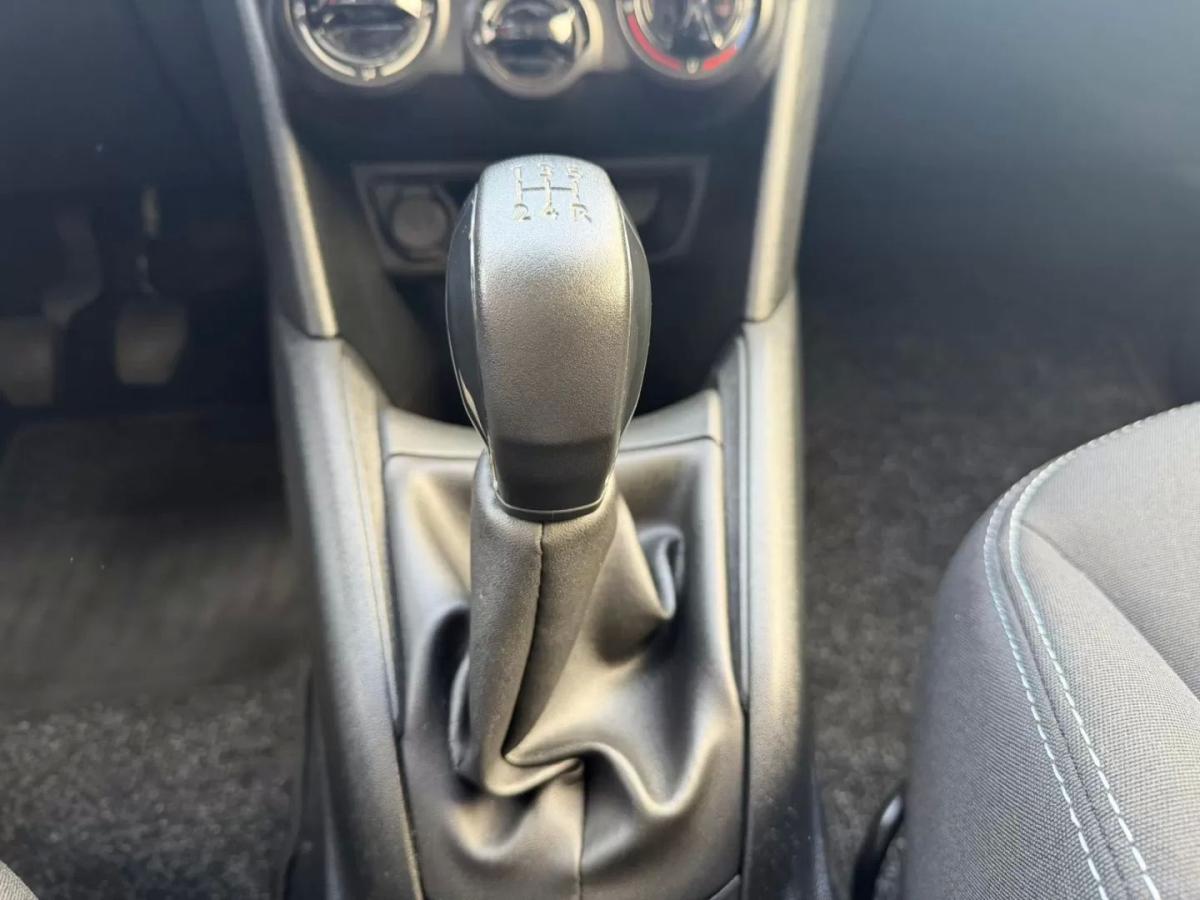 peugeot-208-2014-gasolina-999cc