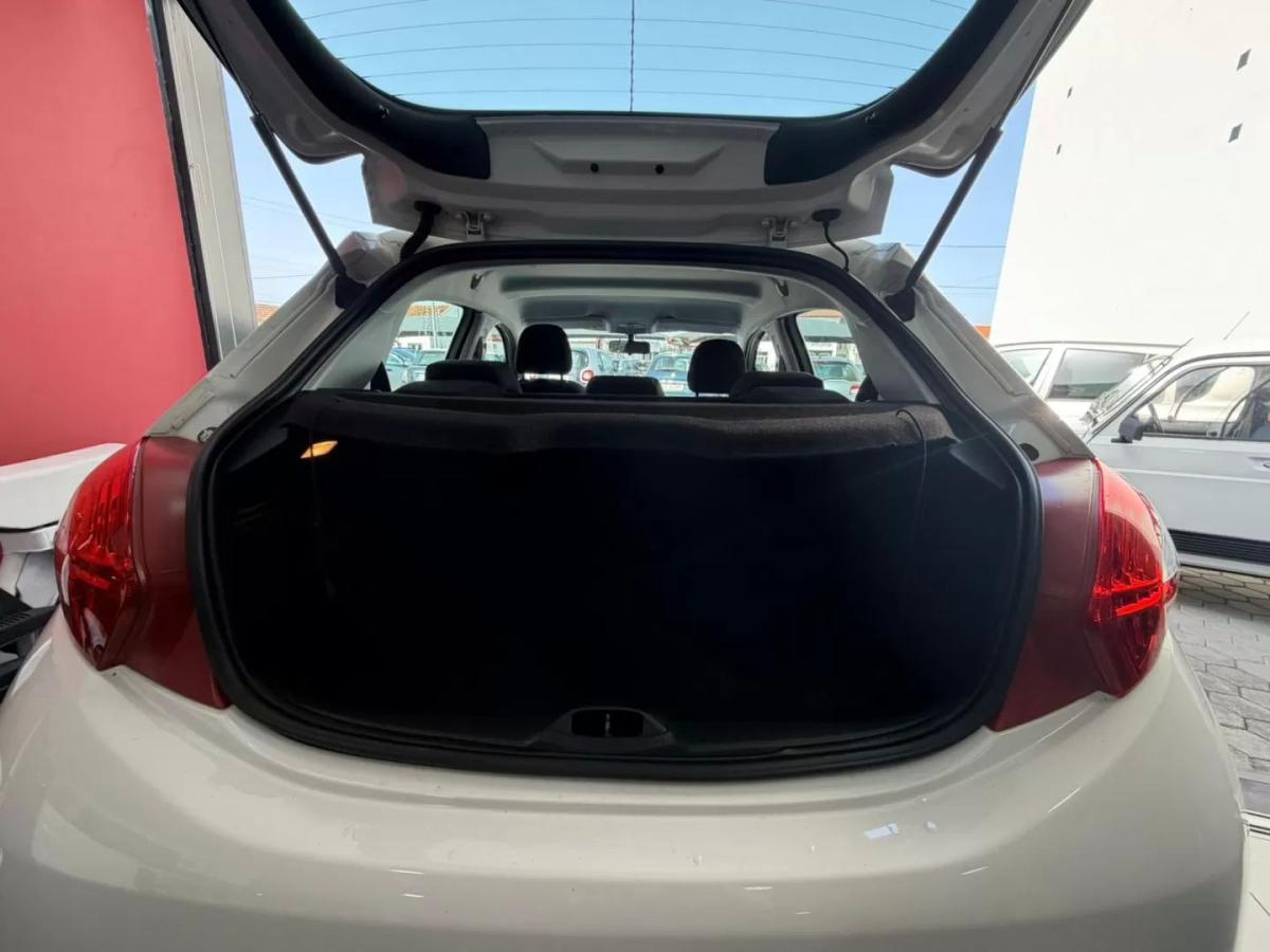 peugeot-208-2014-gasolina-999cc