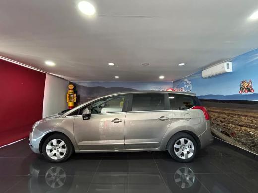 peugeot-5008-2010-diesel-1560cc