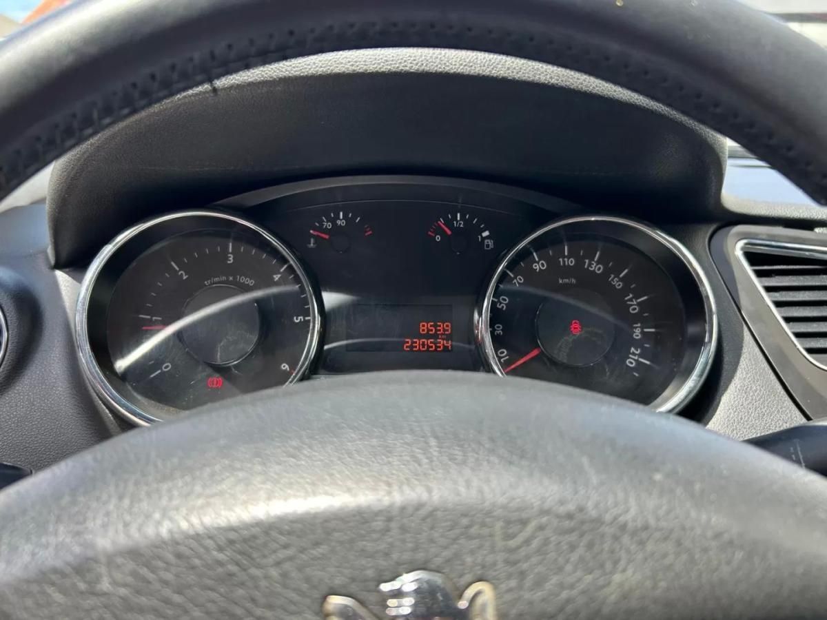 peugeot-5008-2010-diesel-1560cc