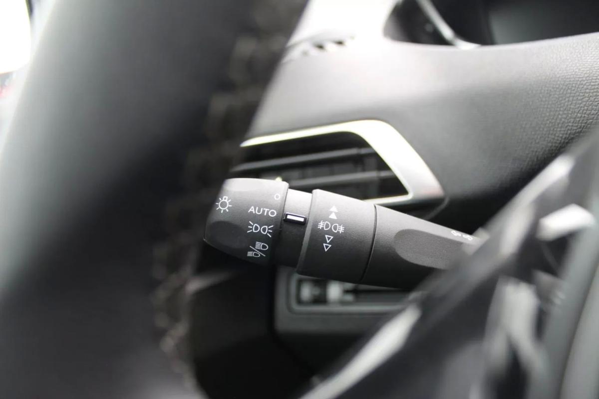 peugeot-3008-2018-diesel-1560cc