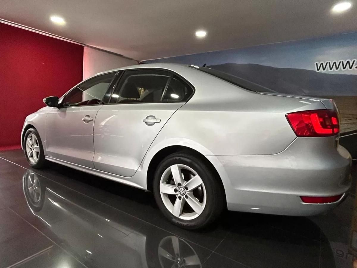volkswagen-jetta-2011-diesel-1598cc