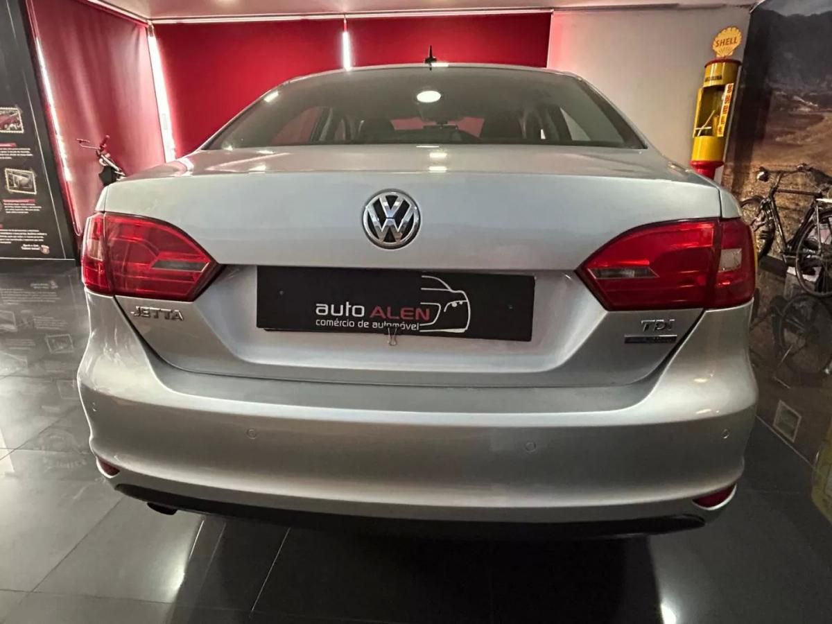 volkswagen-jetta-2011-diesel-1598cc