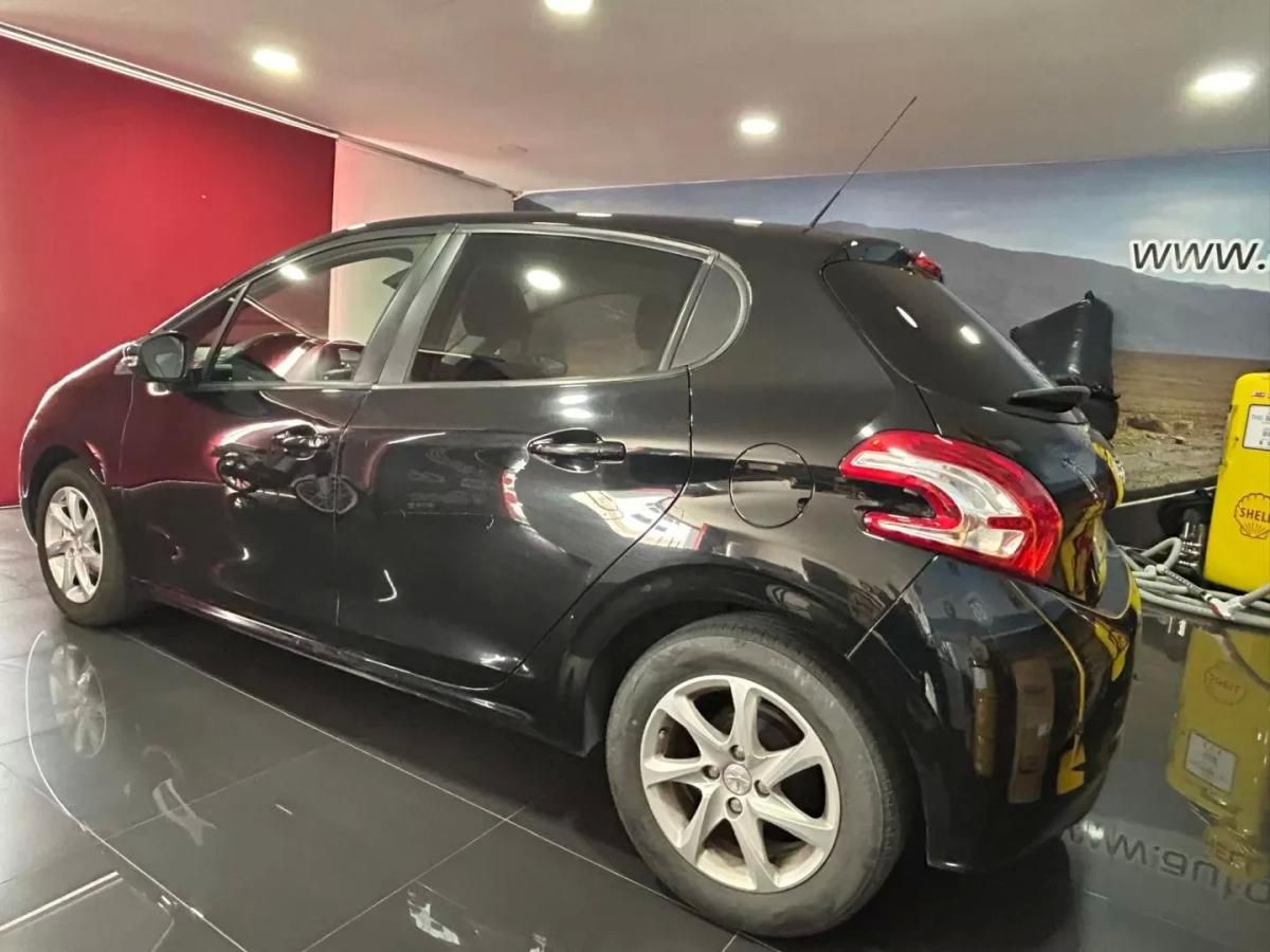 peugeot-208-2014-gasolina-1199cc