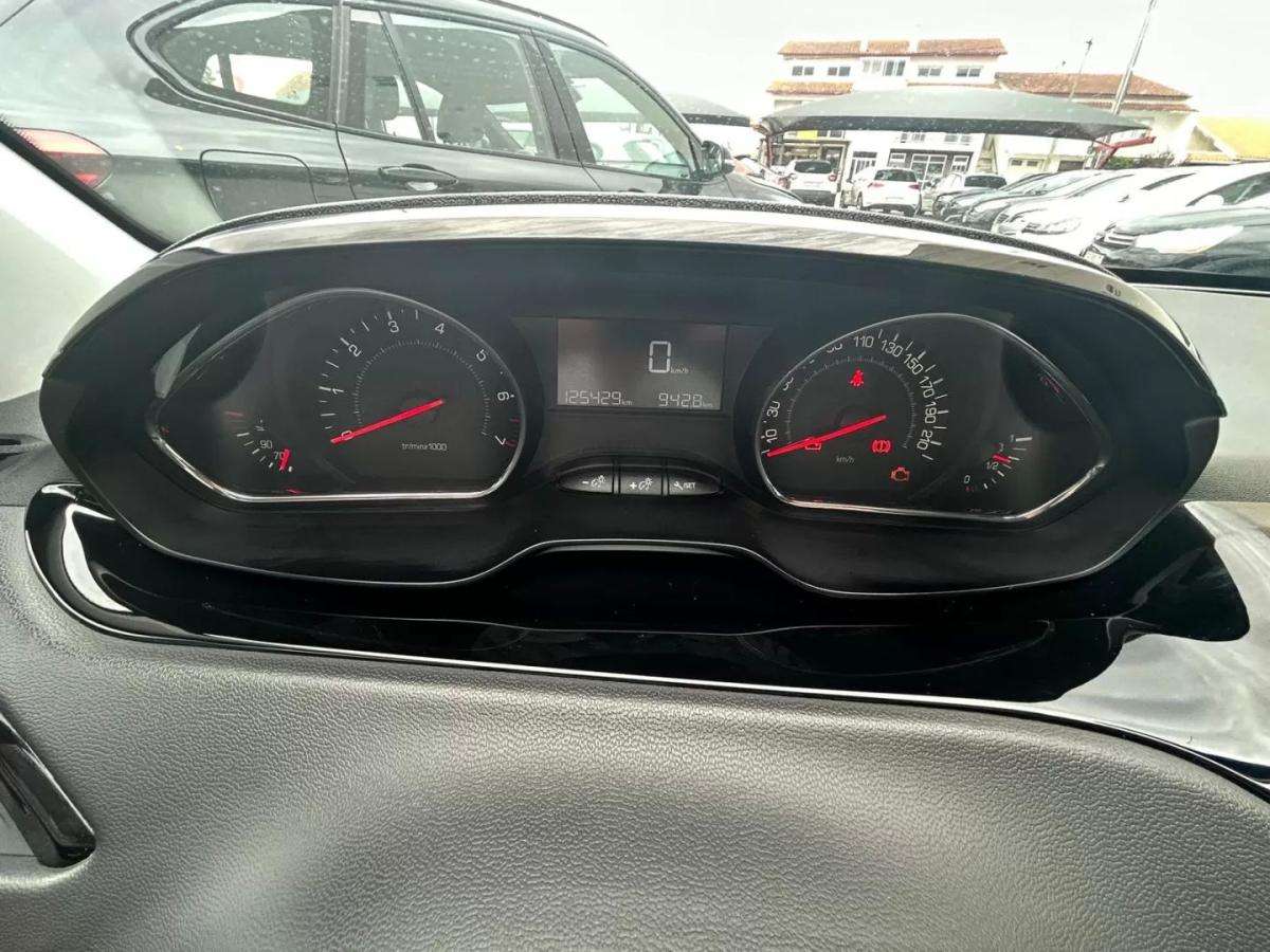 peugeot-208-2014-gasolina-1199cc