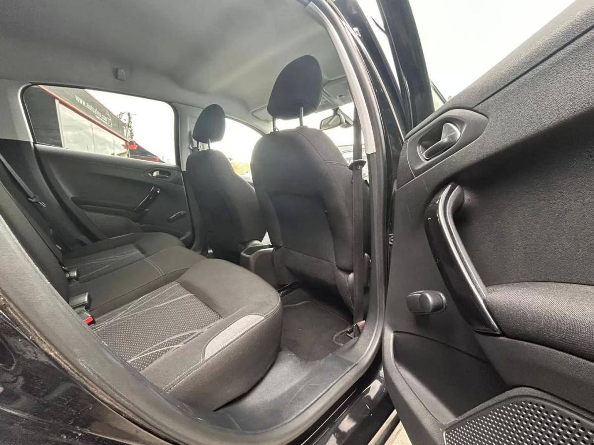 peugeot-208-2014-gasolina-1199cc