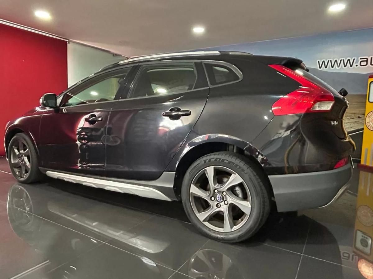 volvo-v40-cross-country-2014-diesel-1560cc