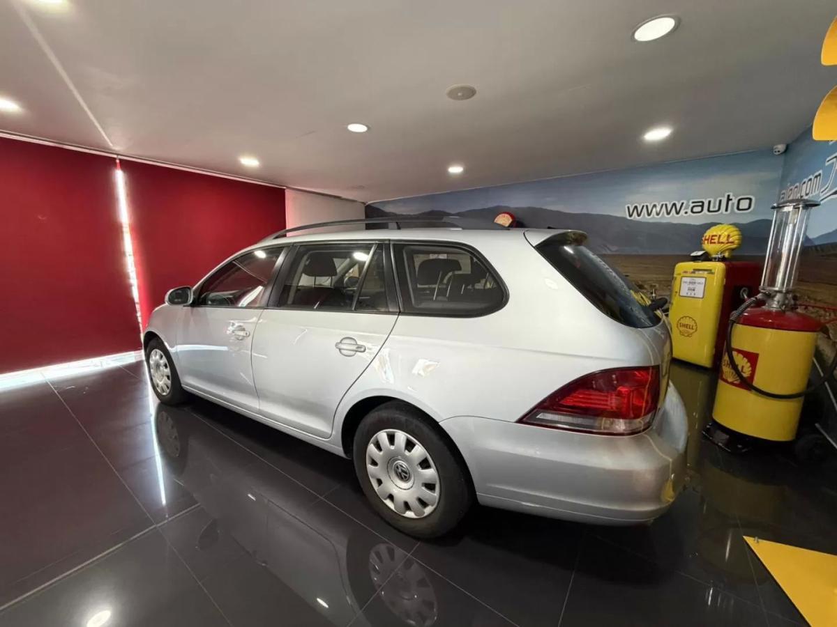 volkswagen-golf-variant-2011-diesel-1598cc
