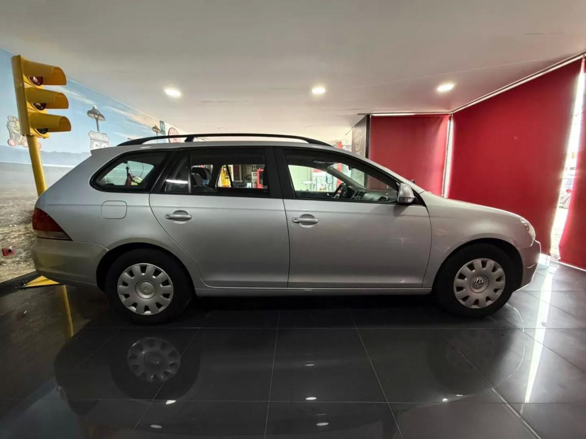 volkswagen-golf-variant-2011-diesel-1598cc