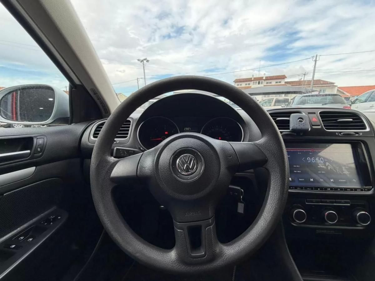 volkswagen-golf-variant-2011-diesel-1598cc
