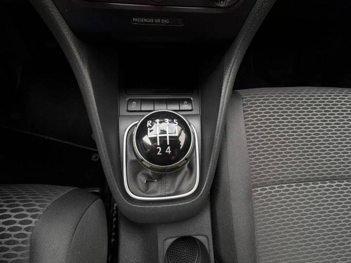 volkswagen-golf-variant-2011-diesel-1598cc