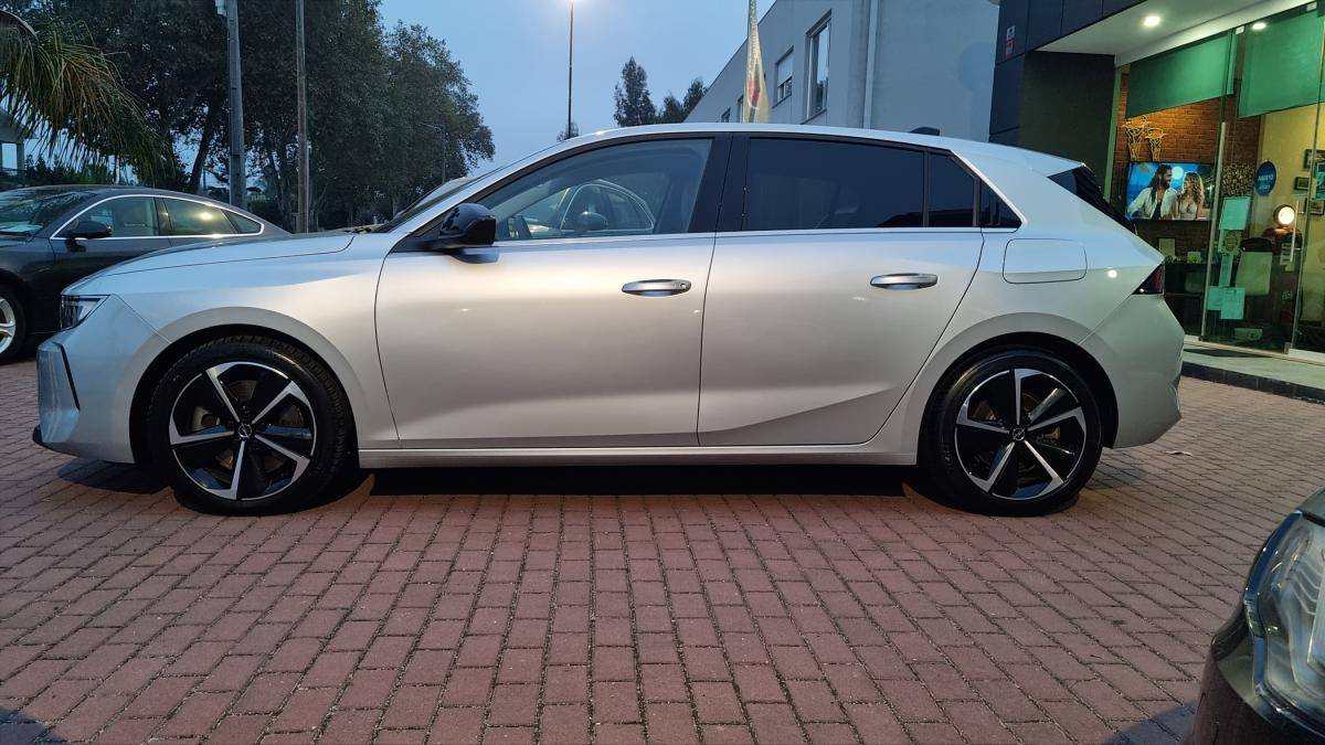 opel-astra-2022-hibrido-a-gasolina-1598cc