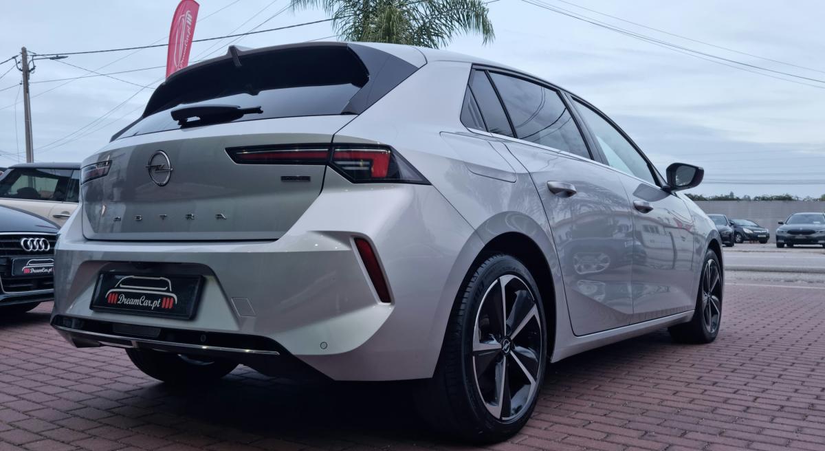 opel-astra-2022-hibrido-a-gasolina-1598cc