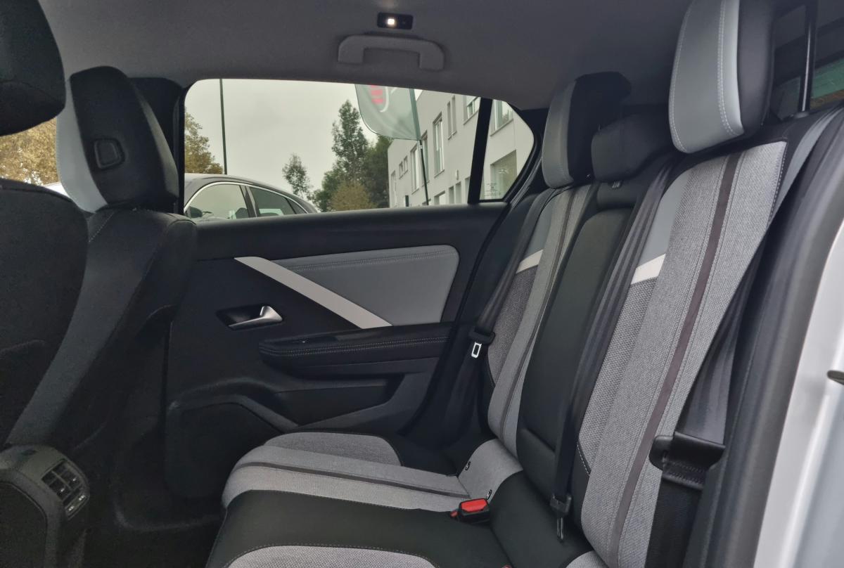 opel-astra-2022-hibrido-a-gasolina-1598cc