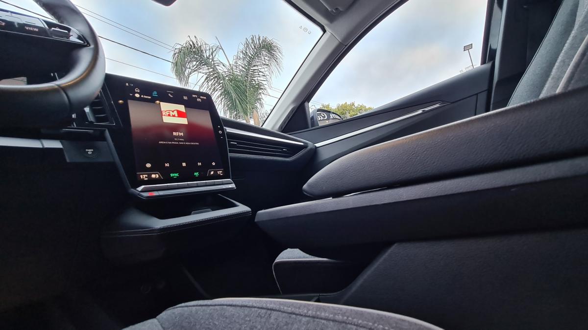 renault-megane-e-tech-2022-eletrico-0cc