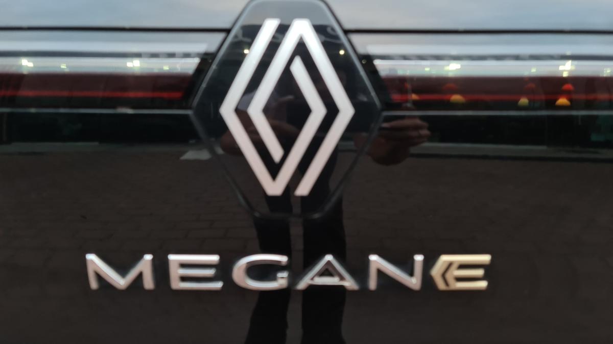 renault-megane-e-tech-2022-eletrico-0cc
